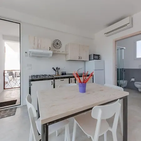 Anchor House 4 * Torre Mozza